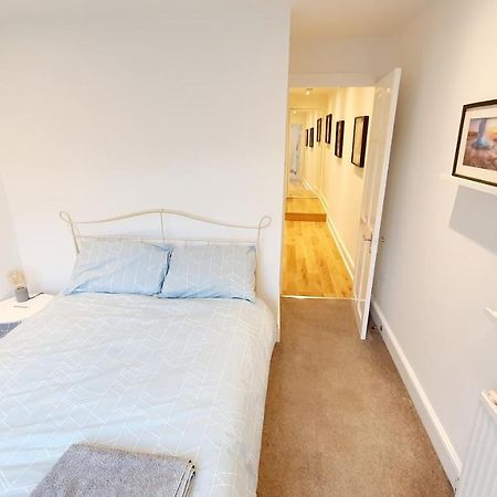 Lovely 2 Bedroom Period Garden Flat. ลอนดอน ภายนอก รูปภาพ