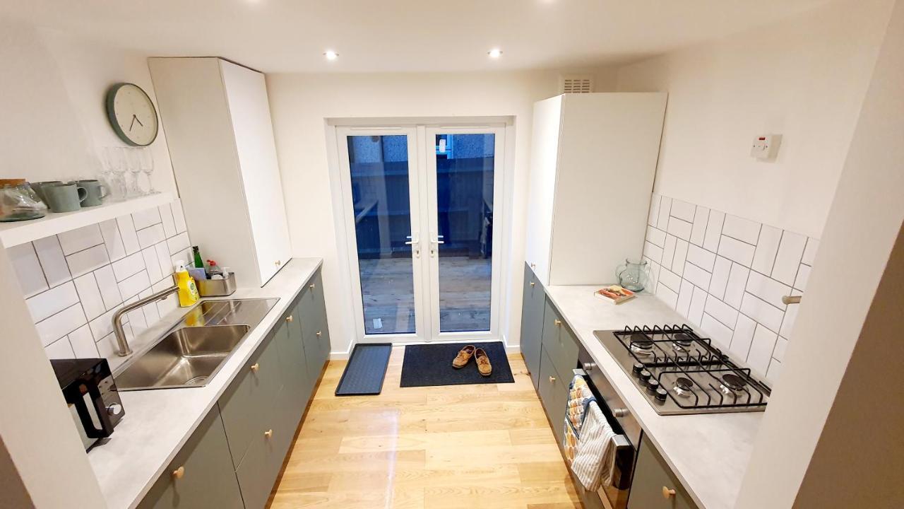 Lovely 2 Bedroom Period Garden Flat. ลอนดอน ภายนอก รูปภาพ