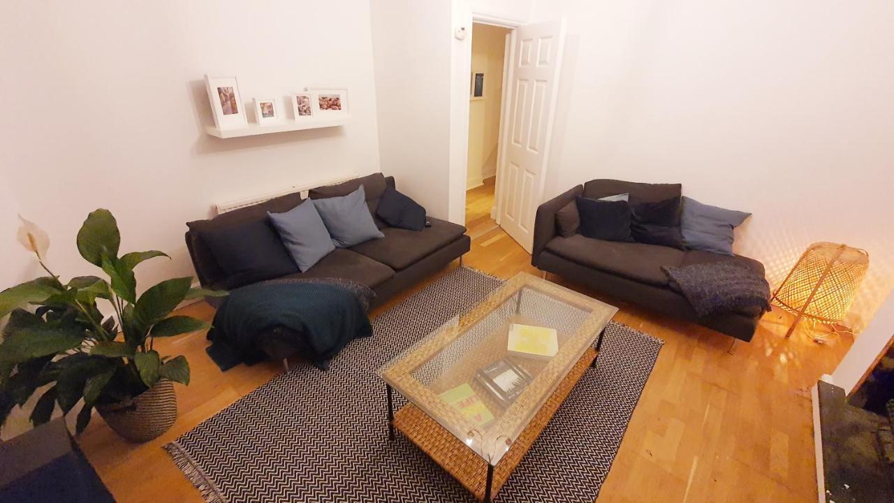 Lovely 2 Bedroom Period Garden Flat. ลอนดอน ภายนอก รูปภาพ